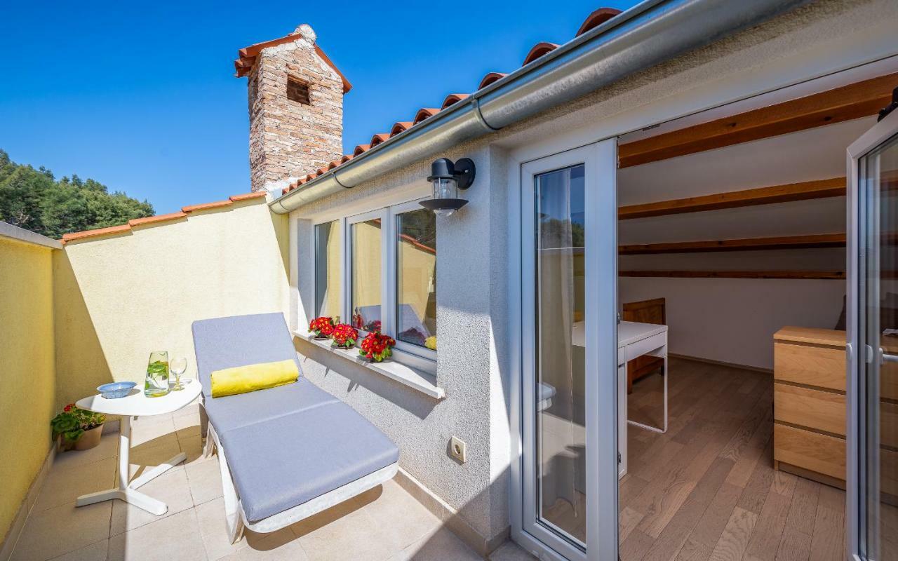 Apartment Lungomare Pula Exterior photo