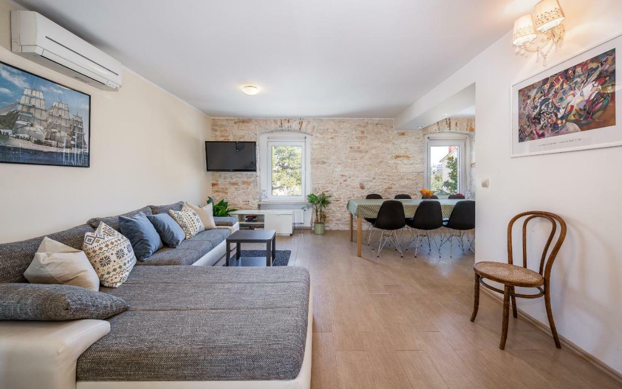 Apartment Lungomare Pula Exterior photo